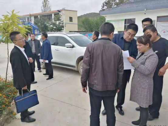 平?jīng)鲢垂鹃_(kāi)展“踐行初心使命，助推脫貧攻堅(jiān)”主題黨日活動(dòng)(圖3)