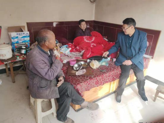 平?jīng)鲢垂鹃_(kāi)展“踐行初心使命，助推脫貧攻堅(jiān)”主題黨日活動(dòng)(圖6)