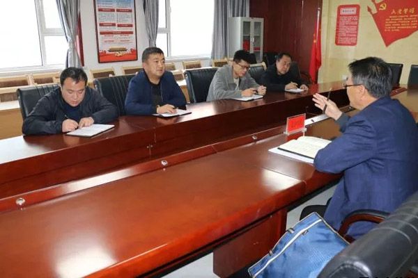 泓源公司召開脫貧攻堅專題會議(圖2) 泓源公司召開脫貧攻堅專題會議(圖2)