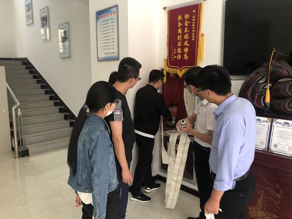 泓源新能源公司、出租車公司聯合開展消防安全演練(圖2)