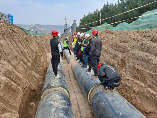 泓源公司全面檢查在建項(xiàng)目(圖2) 泓源公司全面檢查在建項(xiàng)目(圖2)