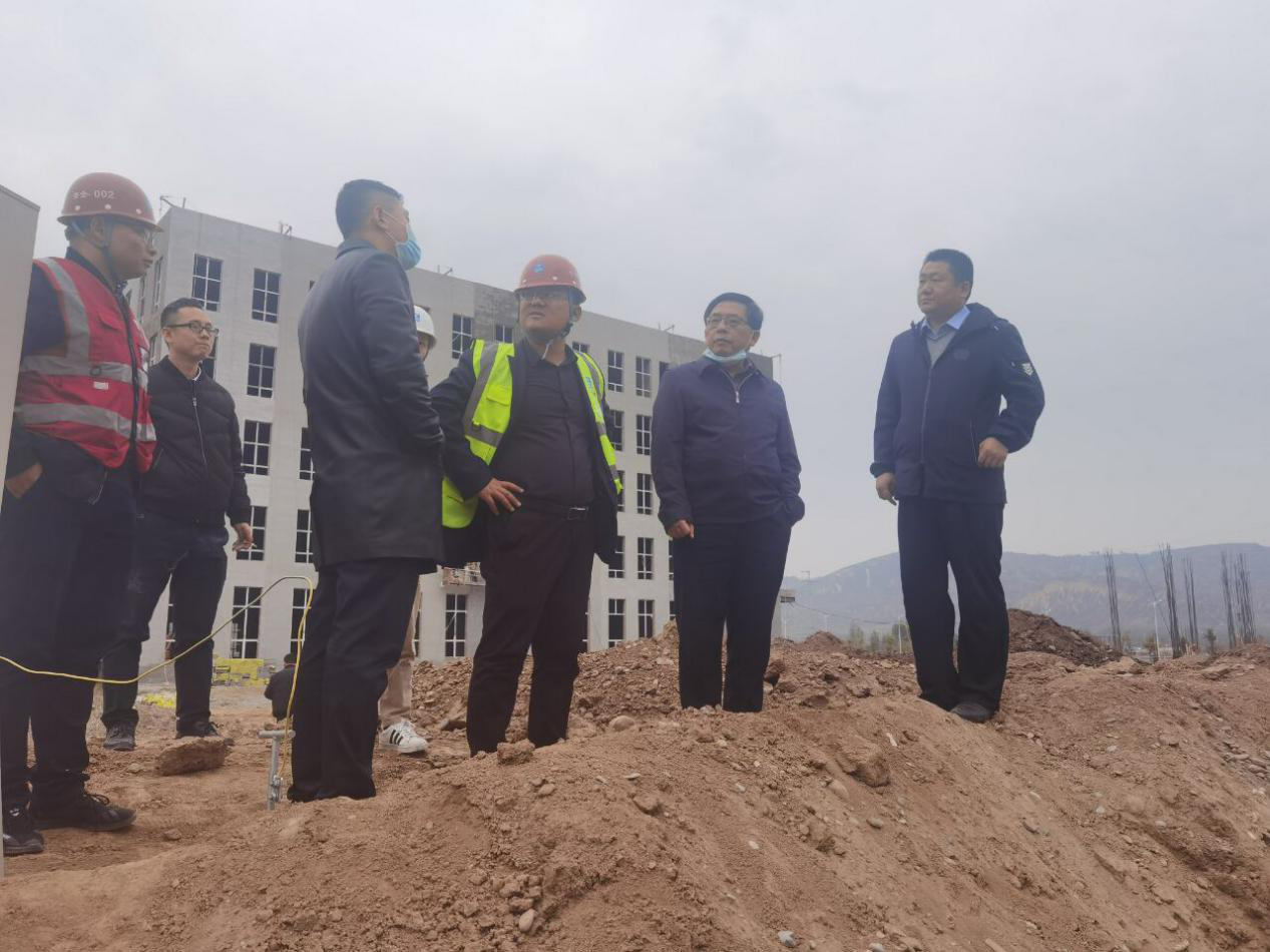 省特檢院對供熱三期供熱管道進(jìn)行專項(xiàng)檢查(圖2) 省特檢院對供熱三期供熱管道進(jìn)行專項(xiàng)檢查(圖2)