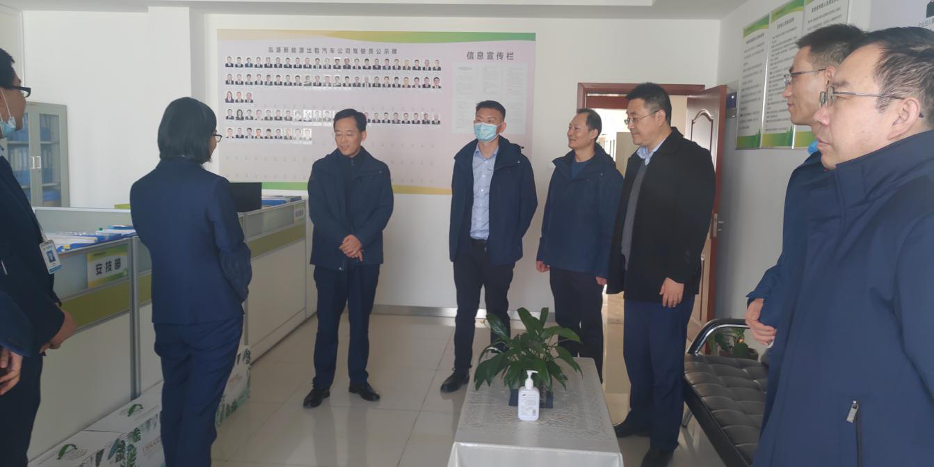 泓源公司開展春節(jié)慰問一線職工活動(圖3) 泓源公司開展春節(jié)慰問一線職工活動(圖3)